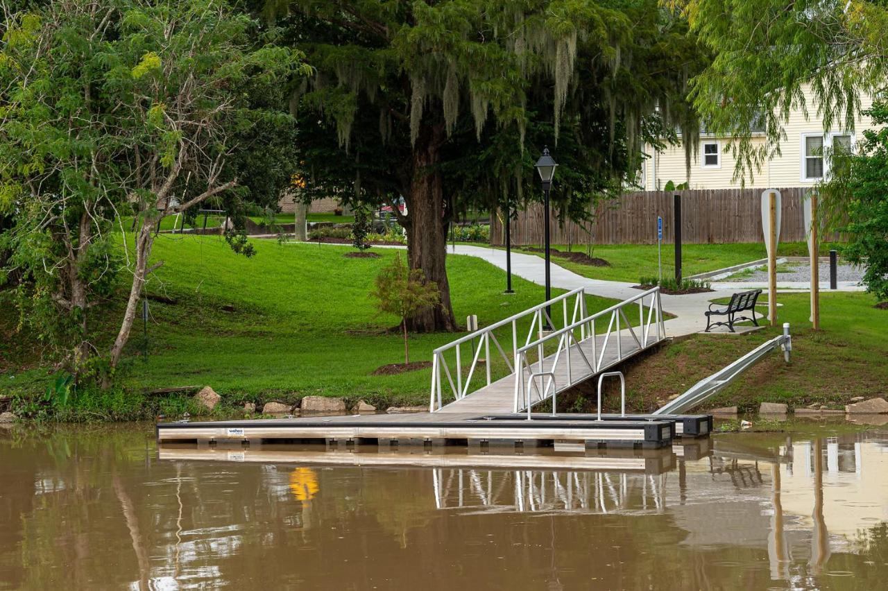 Chateau Royale, Pet Friendly, On Bayou, Downtown! New Iberia Bagian luar foto