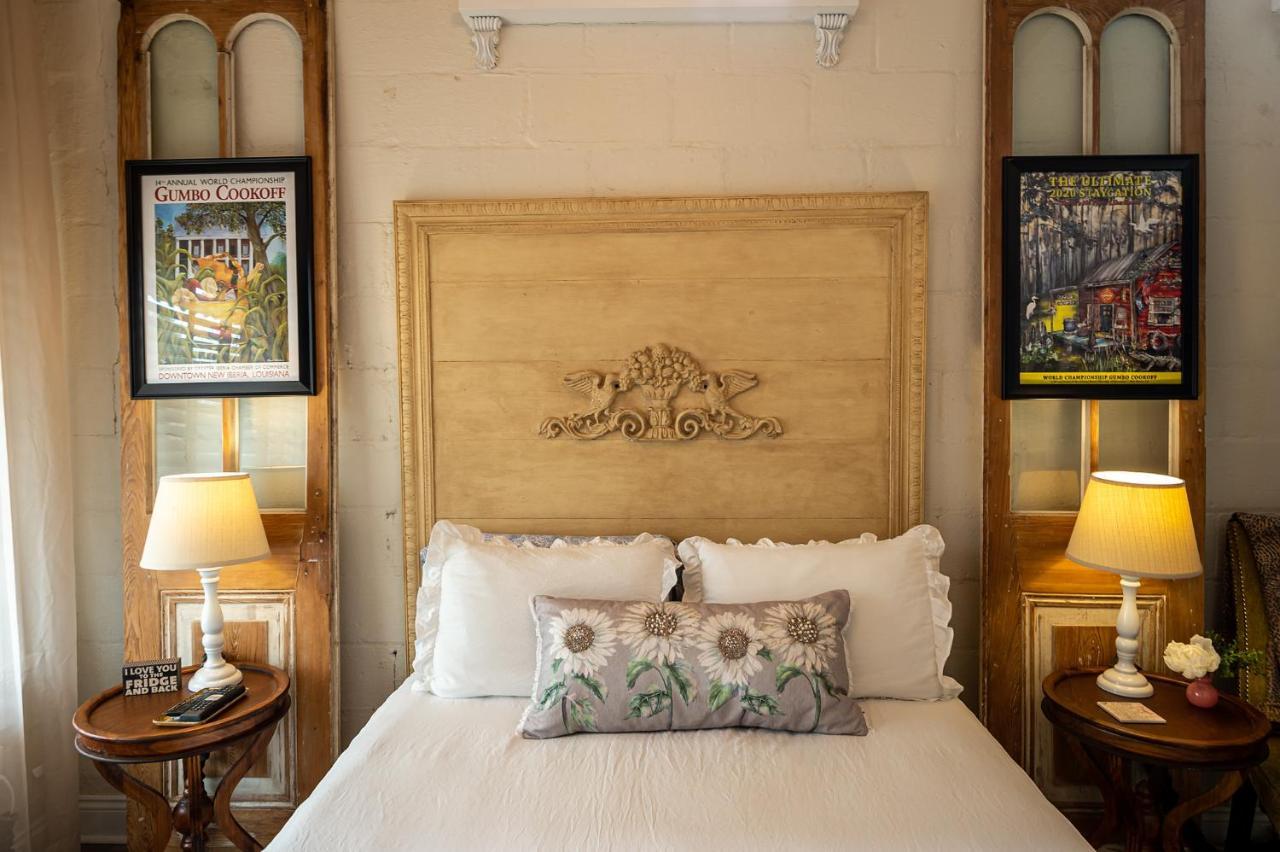 Chateau Royale, Pet Friendly, On Bayou, Downtown! New Iberia Bagian luar foto