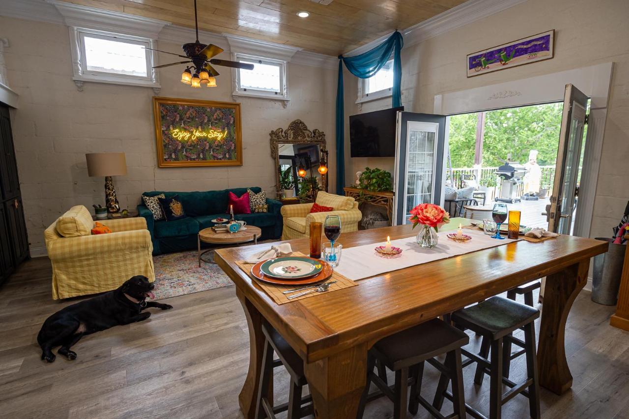 Chateau Royale, Pet Friendly, On Bayou, Downtown! New Iberia Bagian luar foto