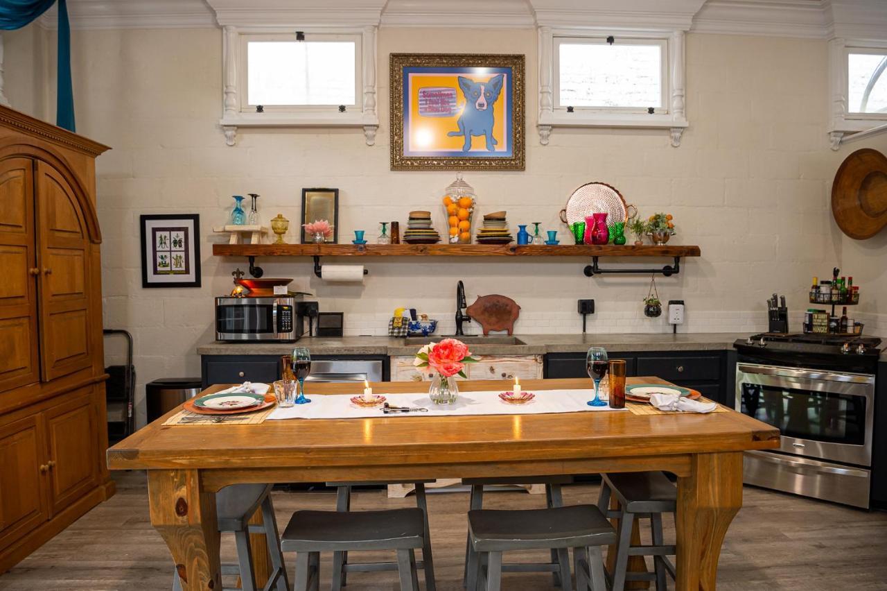 Chateau Royale, Pet Friendly, On Bayou, Downtown! New Iberia Bagian luar foto