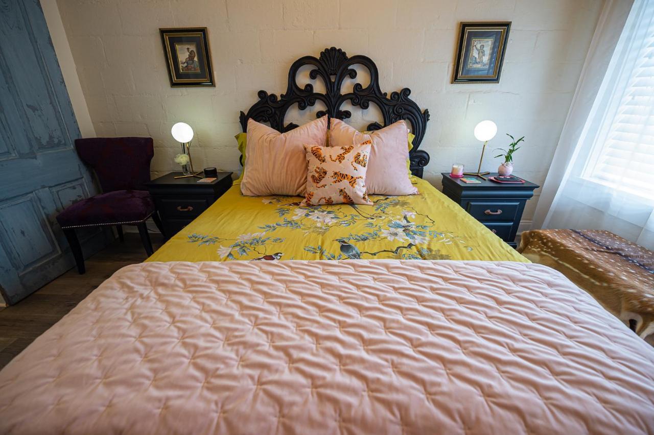 Chateau Royale, Pet Friendly, On Bayou, Downtown! New Iberia Bagian luar foto