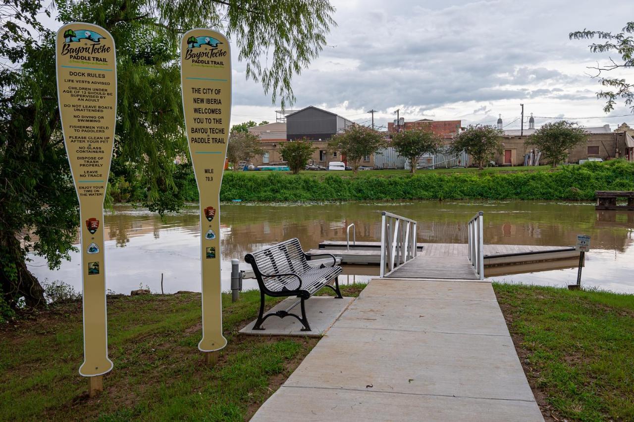 Chateau Royale, Pet Friendly, On Bayou, Downtown! New Iberia Bagian luar foto
